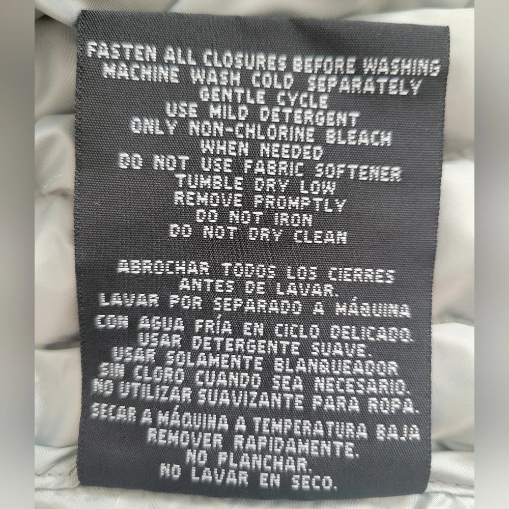 32 Degrees Women's Light Gray Puffer Vest - Picture 7 of 7